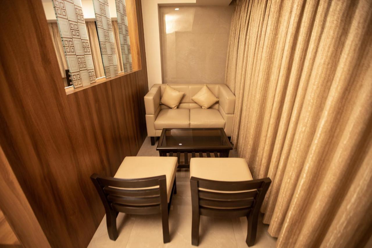 Hotel Naaz Executive 뭄바이 외부 사진