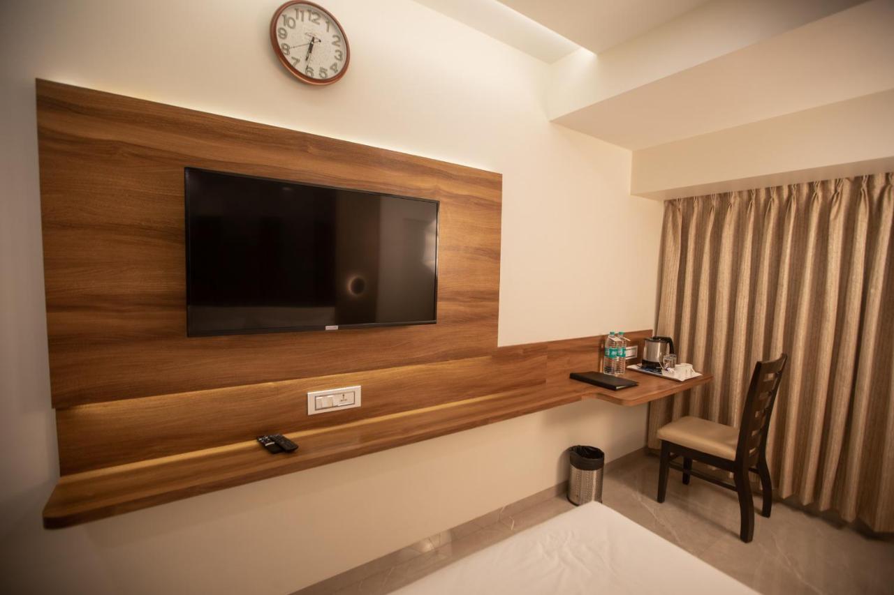 Hotel Naaz Executive 뭄바이 외부 사진
