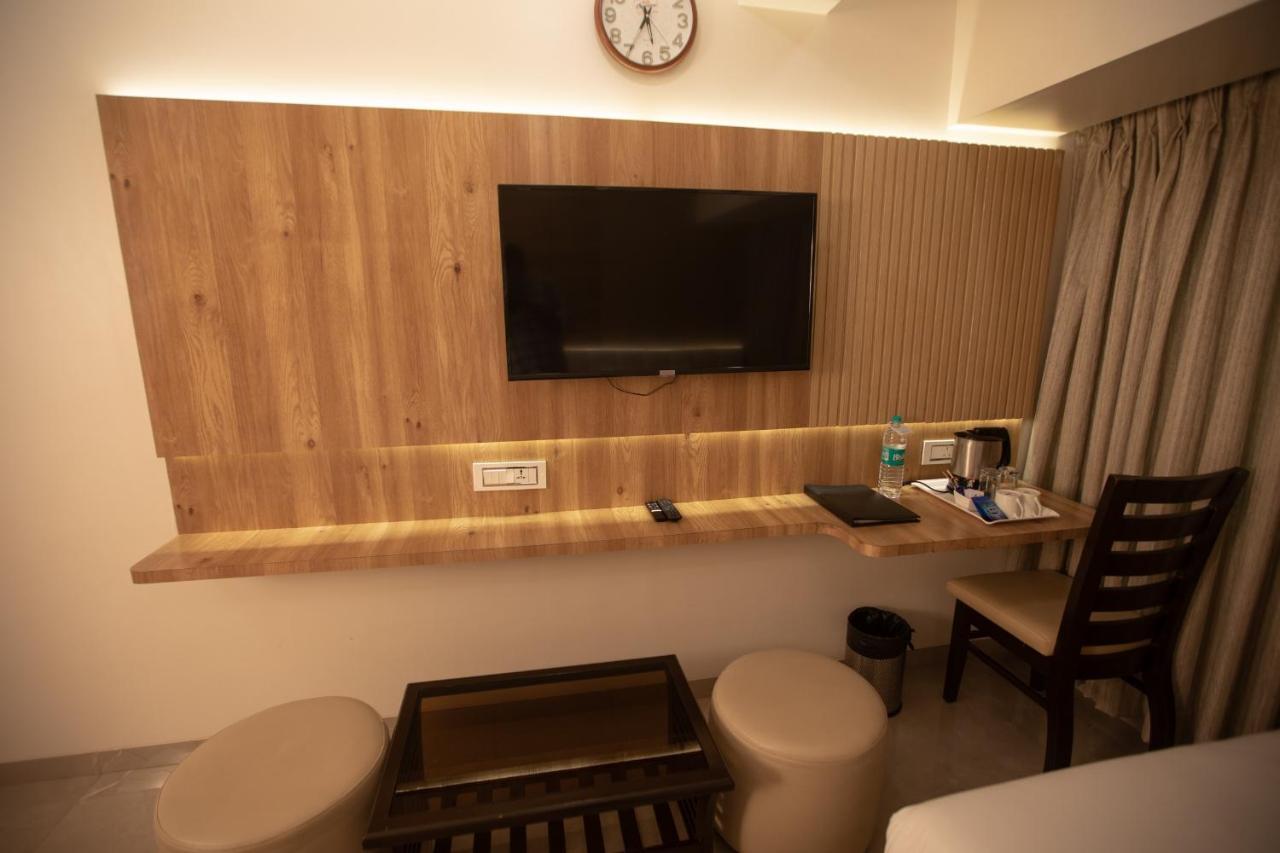 Hotel Naaz Executive 뭄바이 외부 사진