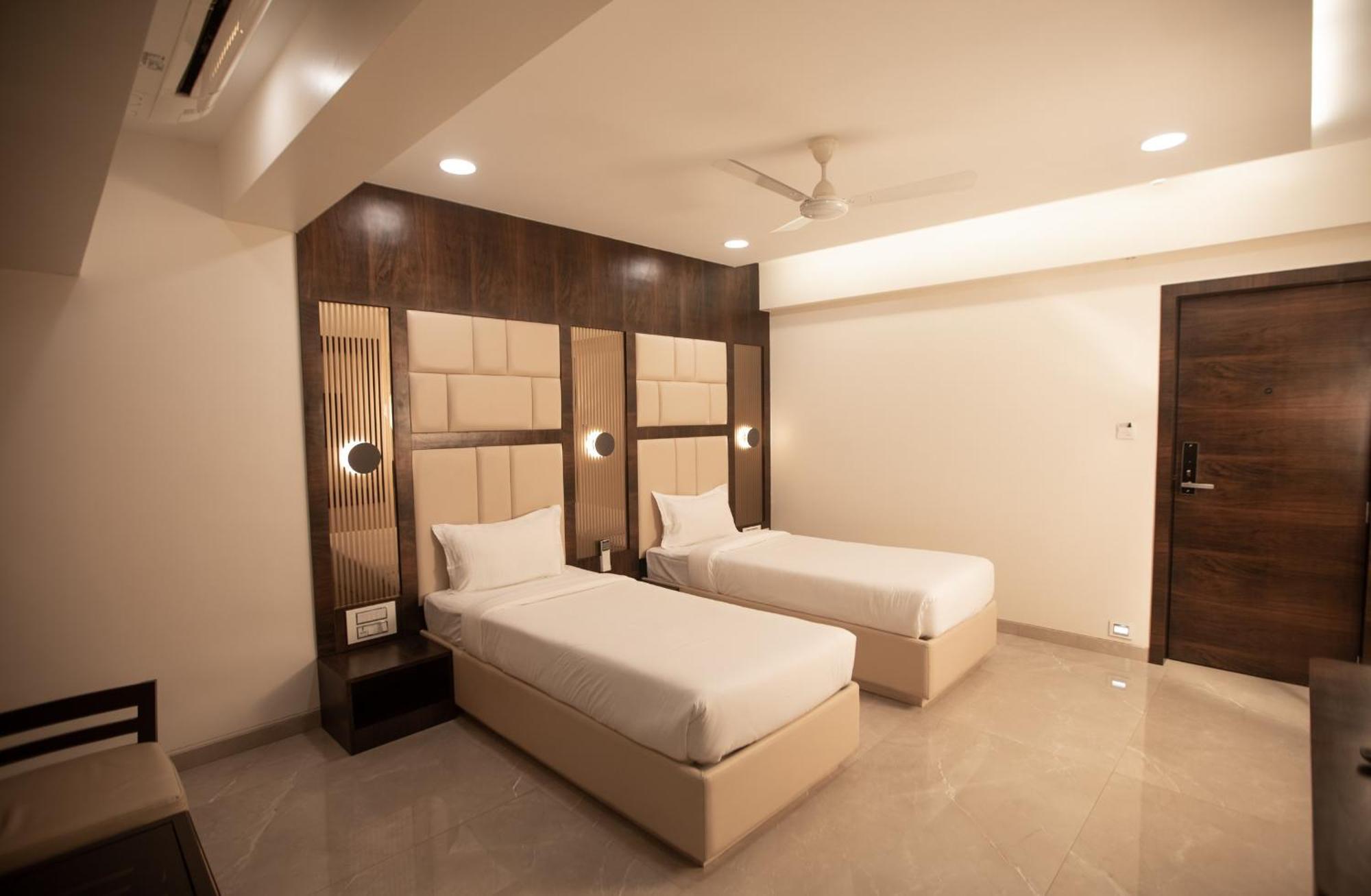 Hotel Naaz Executive 뭄바이 외부 사진