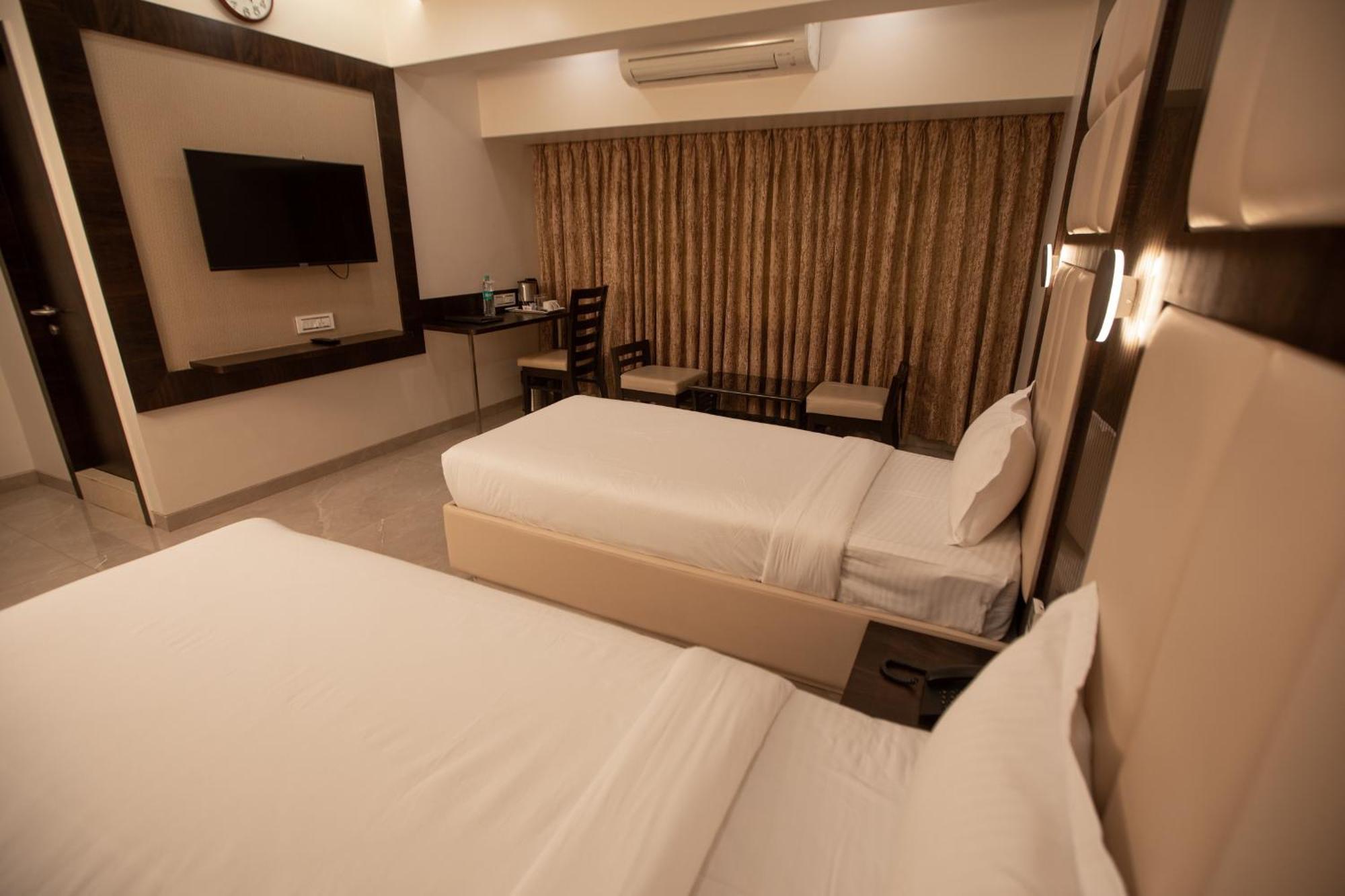 Hotel Naaz Executive 뭄바이 외부 사진