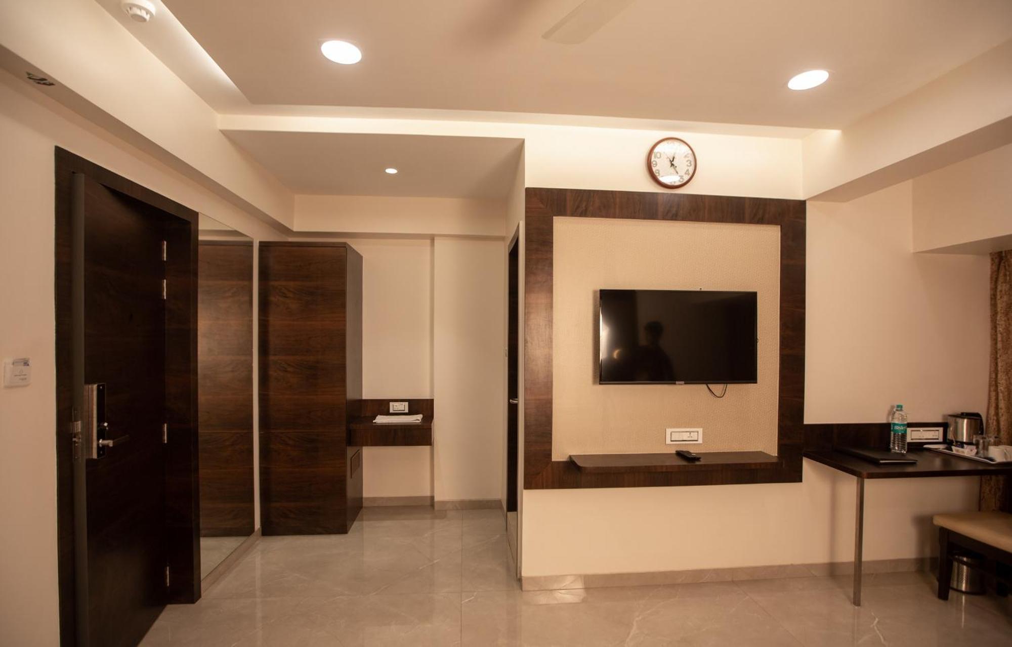 Hotel Naaz Executive 뭄바이 외부 사진